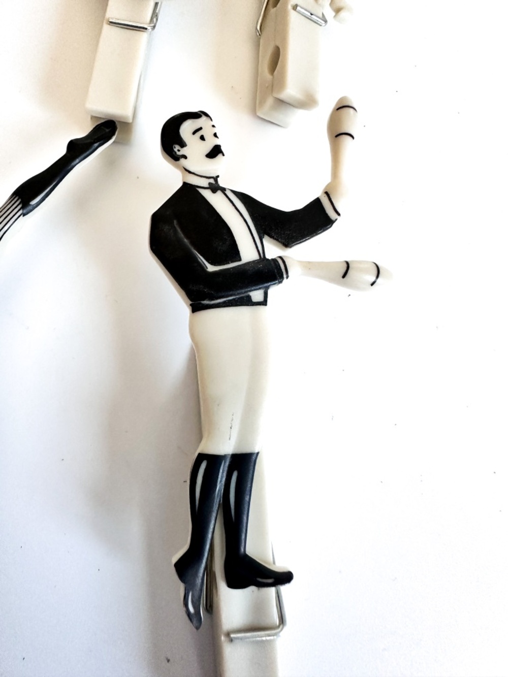 Ornamental Circus People Clothes Pins  The Amazing Pegzini Family Laundry Pegs - Picture 4 of 11
